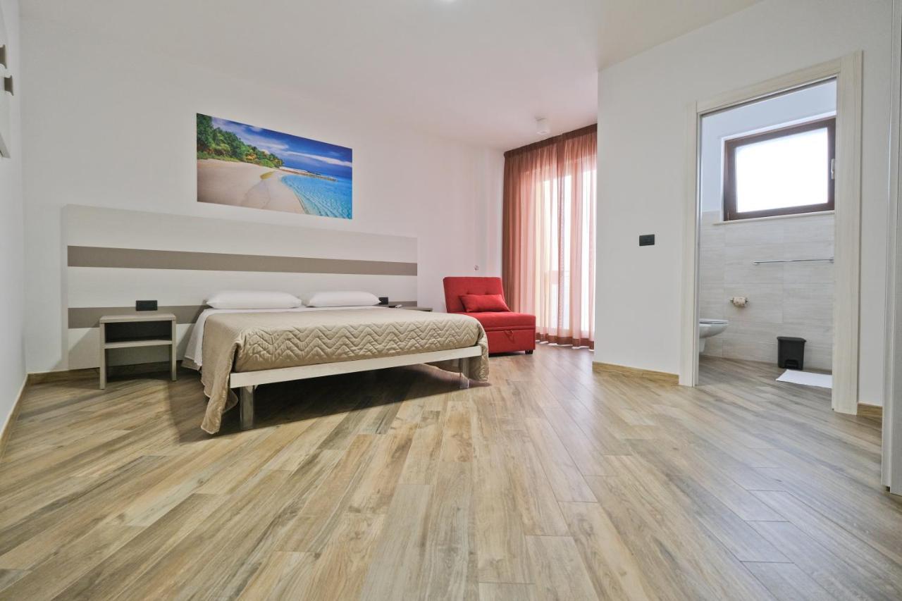 Il Porto Affittacamere B&B Brindisi Buitenkant foto